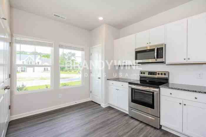 946 Coosaw Pl - Photo 4 of 39