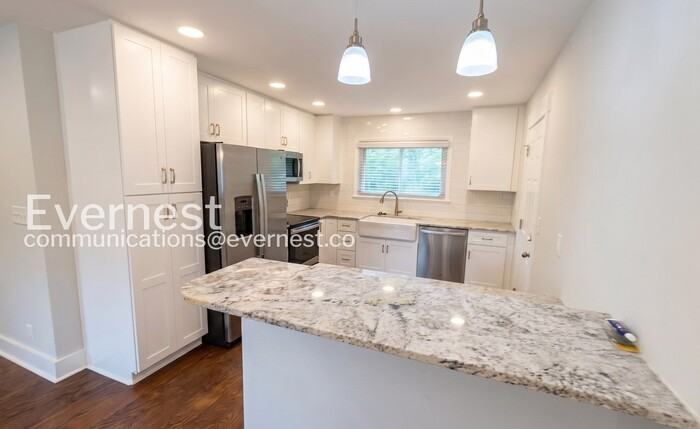1206 Cranbrook Dr - Photo 2 of 22