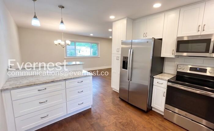 1206 Cranbrook Dr - Photo 3 of 22