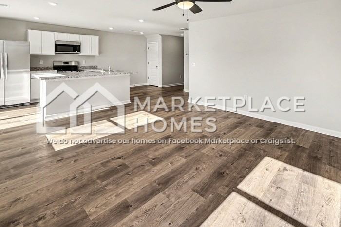 133 River Rock St - Photo 3 of 21