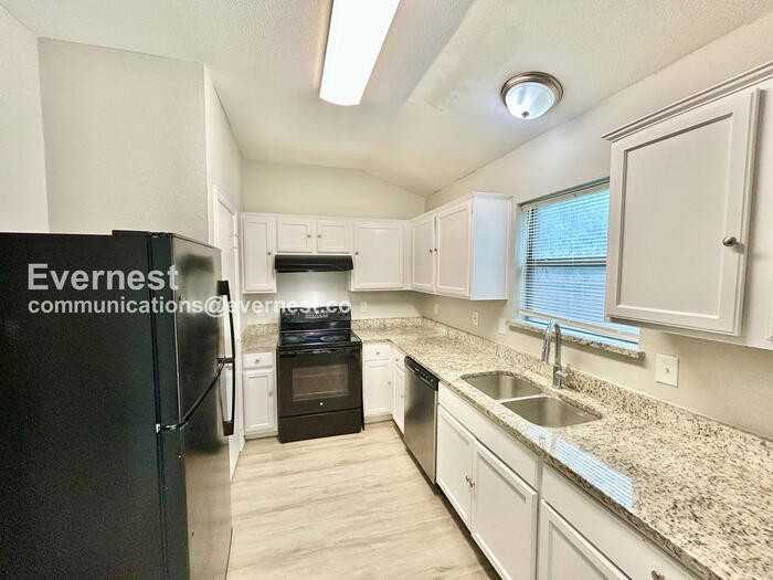 130 Creek Cove Dr - Photo 6 of 27