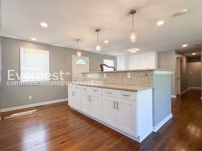 8713 Rhode Island Ave - Photo 5 of 34