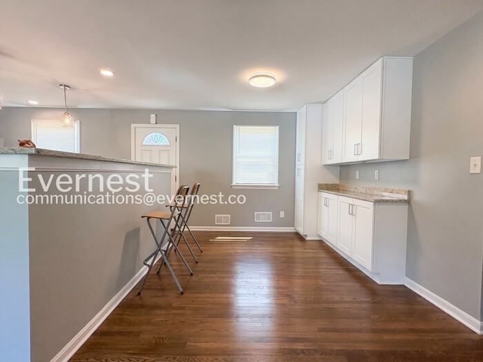 8713 Rhode Island Ave - Photo 7 of 34