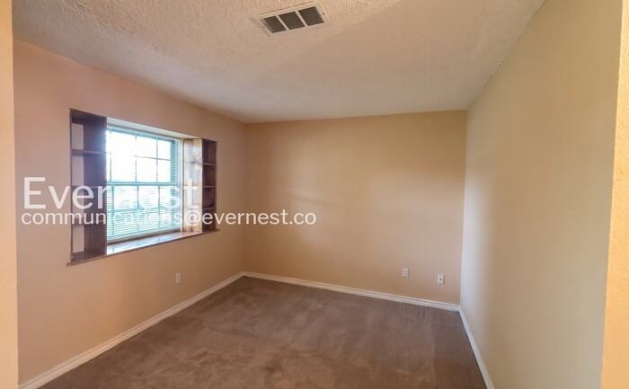 5405 Shirley St - Photo 7 of 24