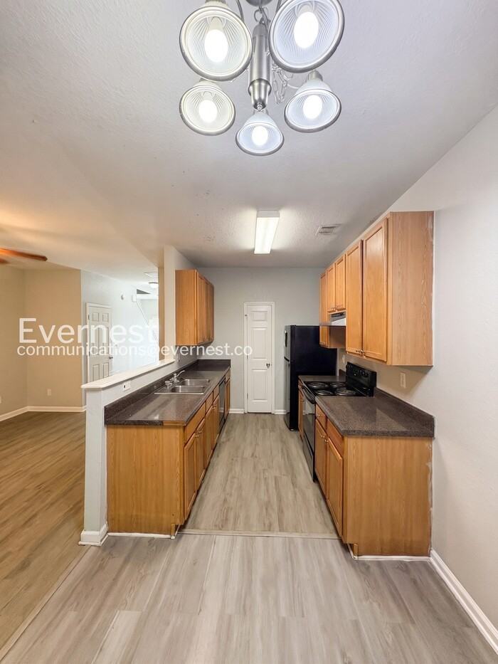 7130 Brookview Way - Photo 6 of 27
