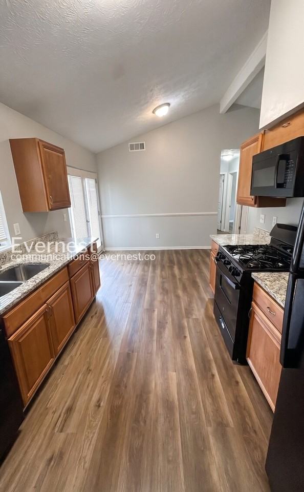 8038 Flamingo Dr - Photo 6 of 26
