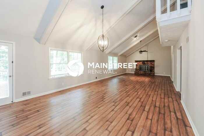 4381 Hardwood Cir Sw - Photo 4 of 16