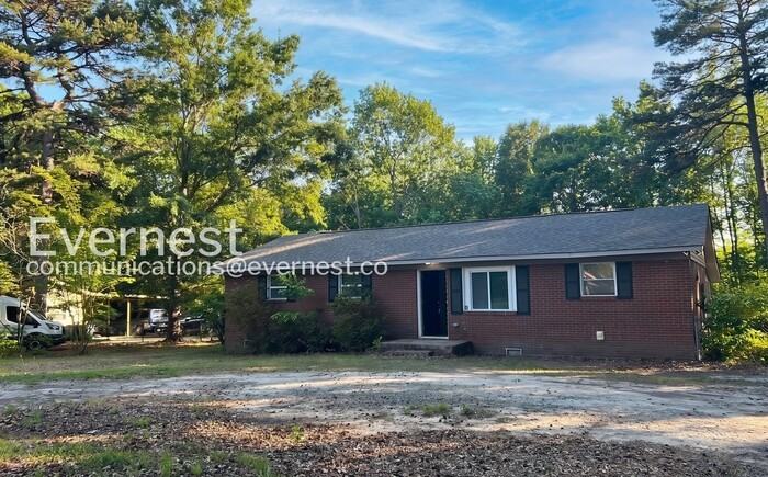 203 Pinetree Dr - Photo 2 of 45