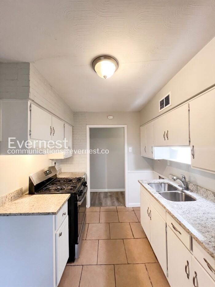 856 White Clover Ln - Photo 6 of 22