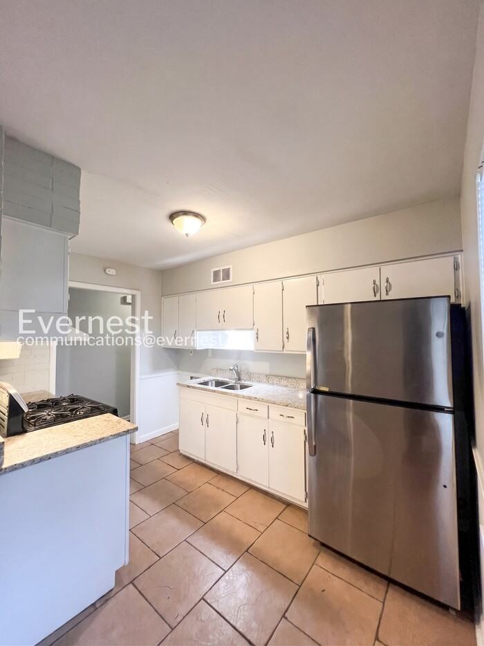 856 White Clover Ln - Photo 7 of 22