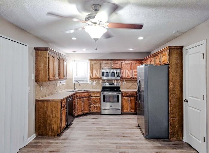803 Sw Hilltop Ct - Photo 6 of 12