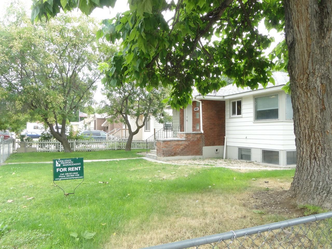 503 S Chestnut St #A - Photo 2 of 17