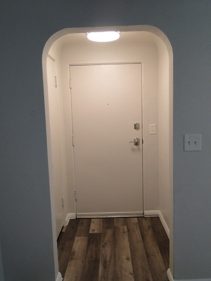 503 S Chestnut St #A - Photo 4 of 17