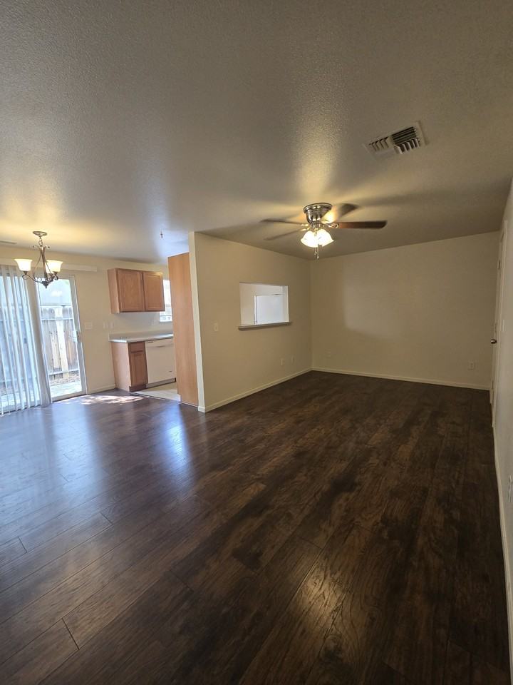4035 Village Dr #4035 - Photo 5 of 12