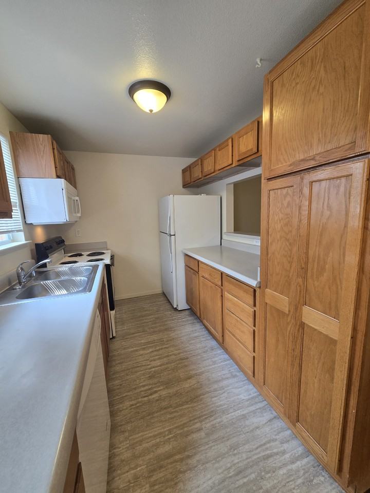 4035 Village Dr #4035 - Photo 7 of 12