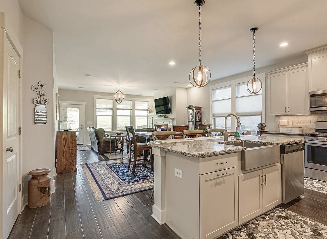 3006 Elliott Dr #NA - Photo 3 of 17