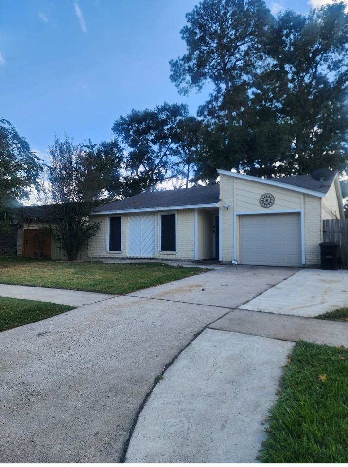 10810 Kentington Oak Dr #NA - Photo 2 of 10