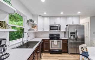 featured image of 3811 Edgepark Dr #3811