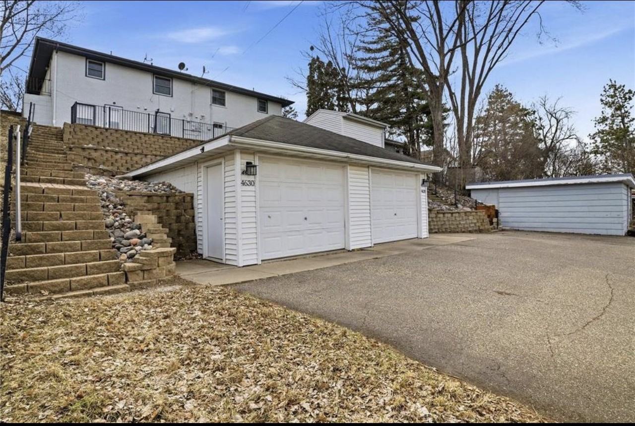 4630 Johnson St Ne #NA - Photo 5 of 15