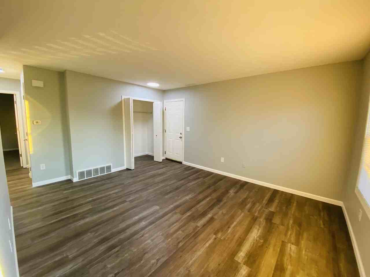 2531 Zircon St Ne #2531 - Photo 2 of 17