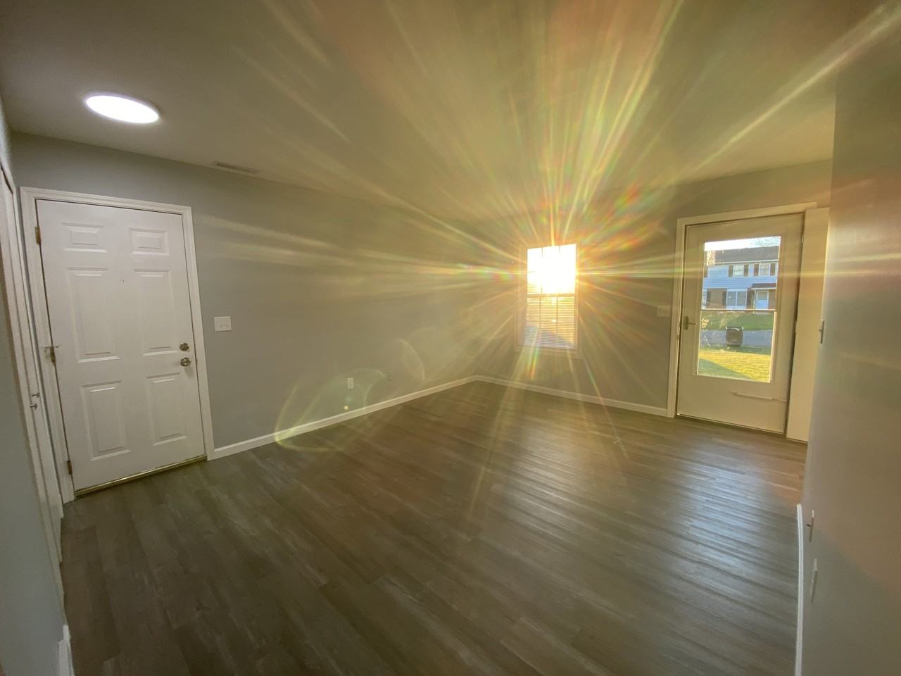 2531 Zircon St Ne #2531 - Photo 4 of 17