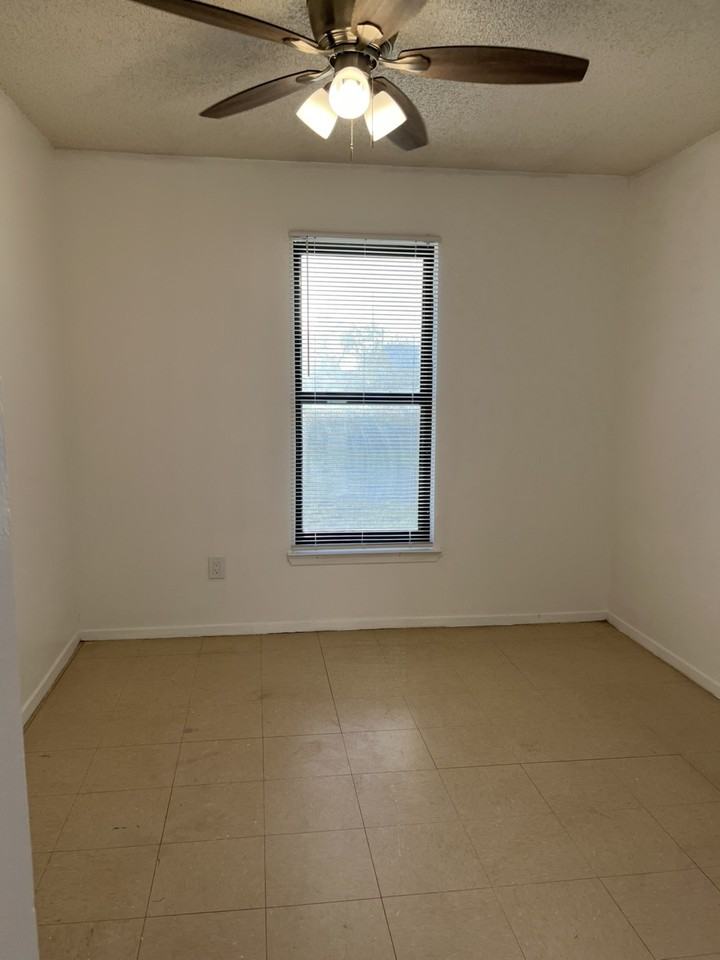 2921 Jfk Dr #NA - Photo 6 of 10
