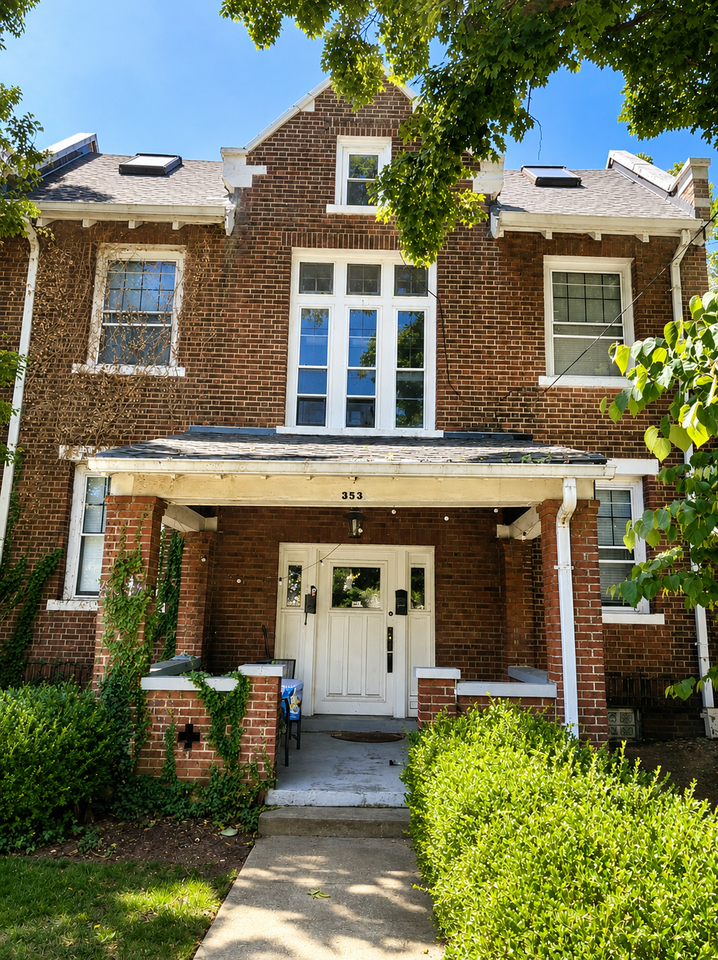 353 Howell Ave #2 - Photo 7 of 10