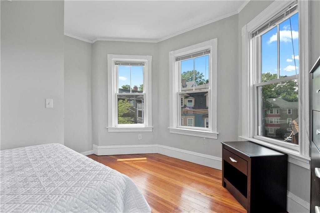 171 Prospect St - Photo 7 of 20