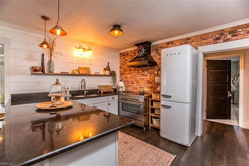 1336 Poquoson Ave #NA - Photo 5 of 10