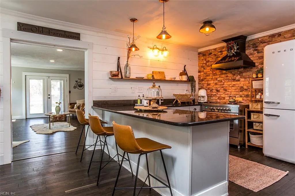1336 Poquoson Ave #NA - Photo 6 of 10