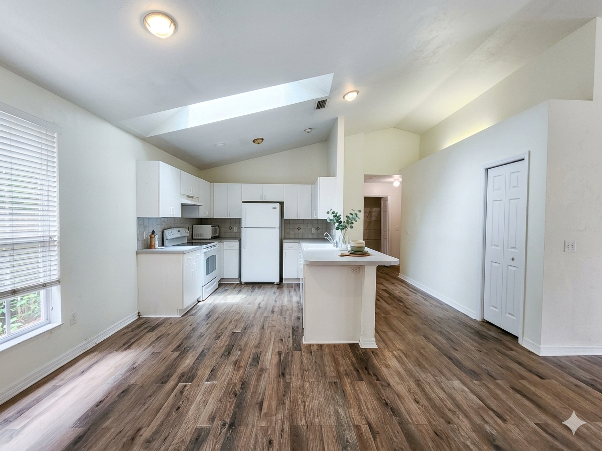 2027 Sw 73rd St Fl 32607 #NA - Photo 2 of 26