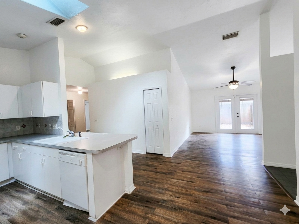 2027 Sw 73rd St Fl 32607 #NA - Photo 5 of 26