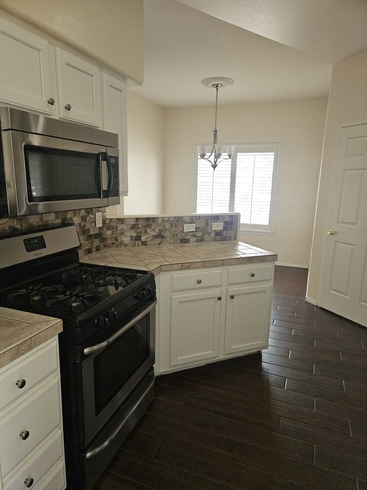 10116 Jacob Pl #101 - Photo 4 of 9