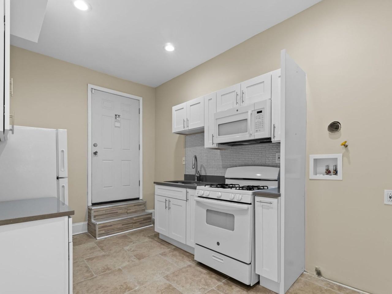 7622 S Normal Ave #2 - Photo 4 of 5