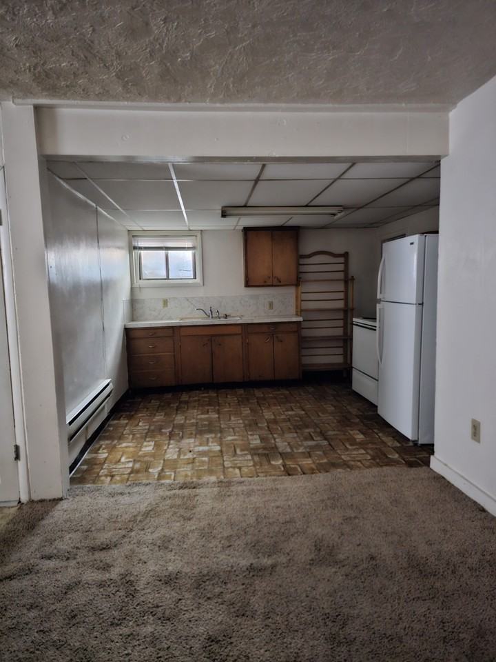 110 7th St #6 - Photo 2 of 10