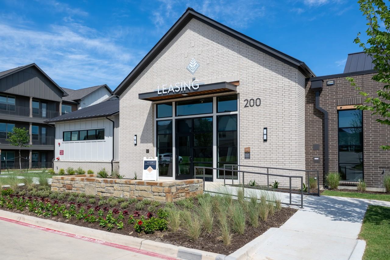 Harvest House - Photo 5 of 43