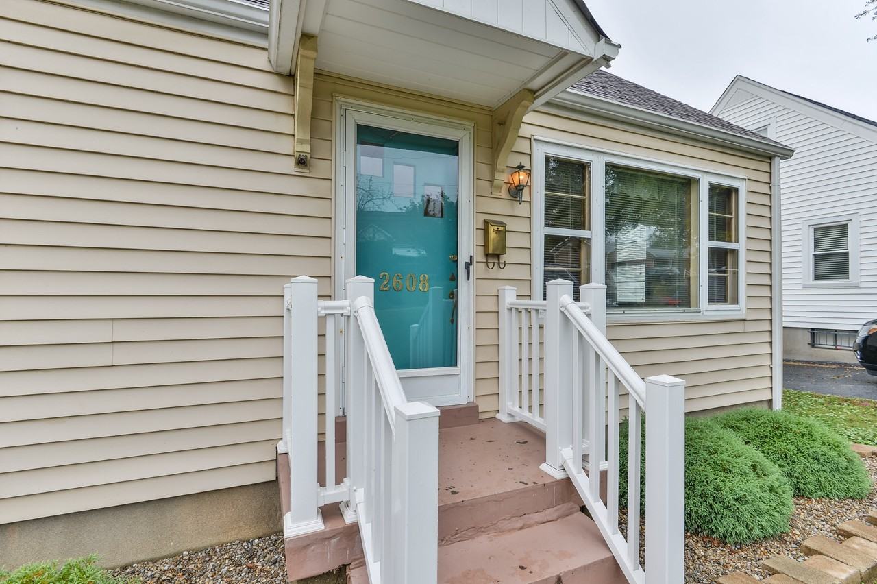 2608 Greenup Rd #NA - Photo 3 of 38