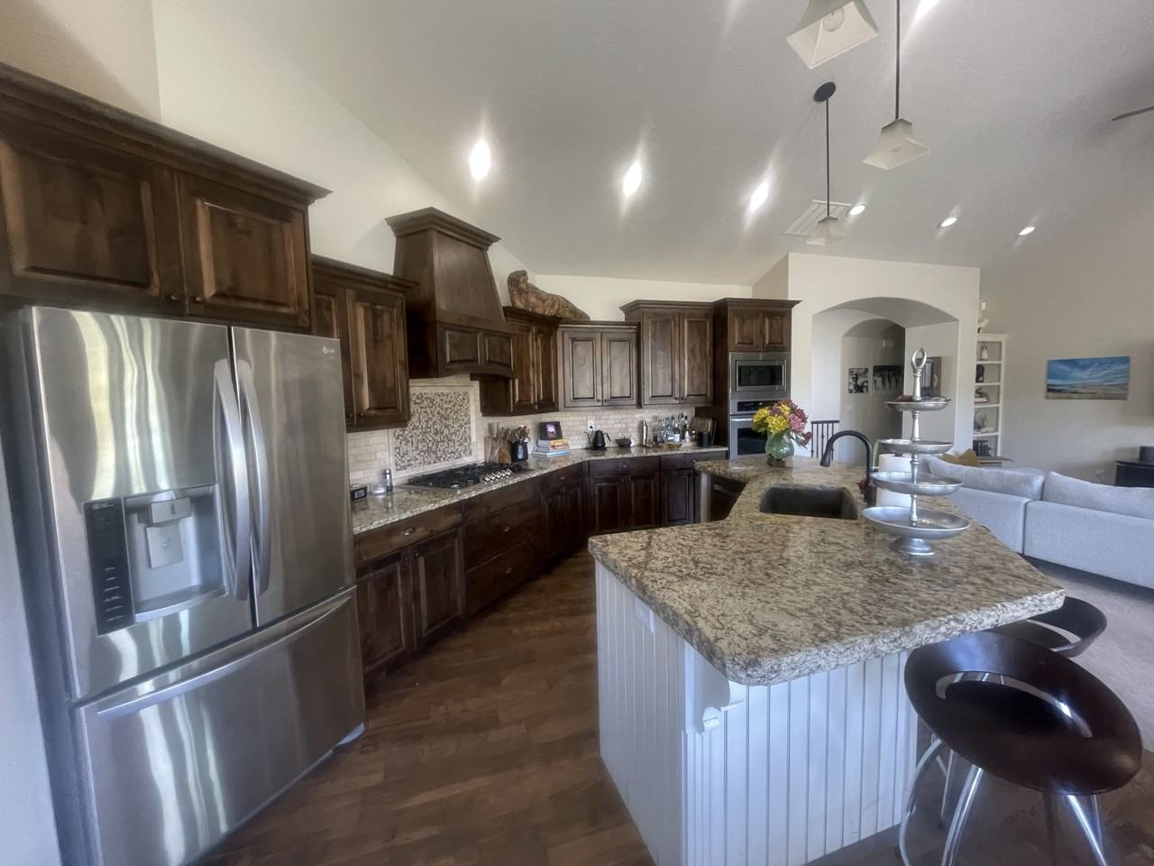 1053 Meadowlark Ln - Photo 4 of 28