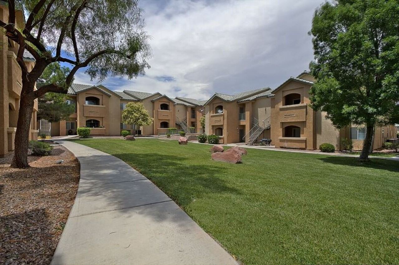 Jovanna Villas - Photo 7 of 43