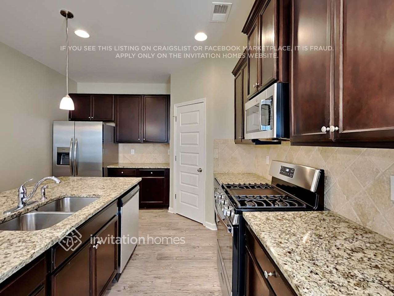 2904 Warwick Ct - Photo 7 of 21