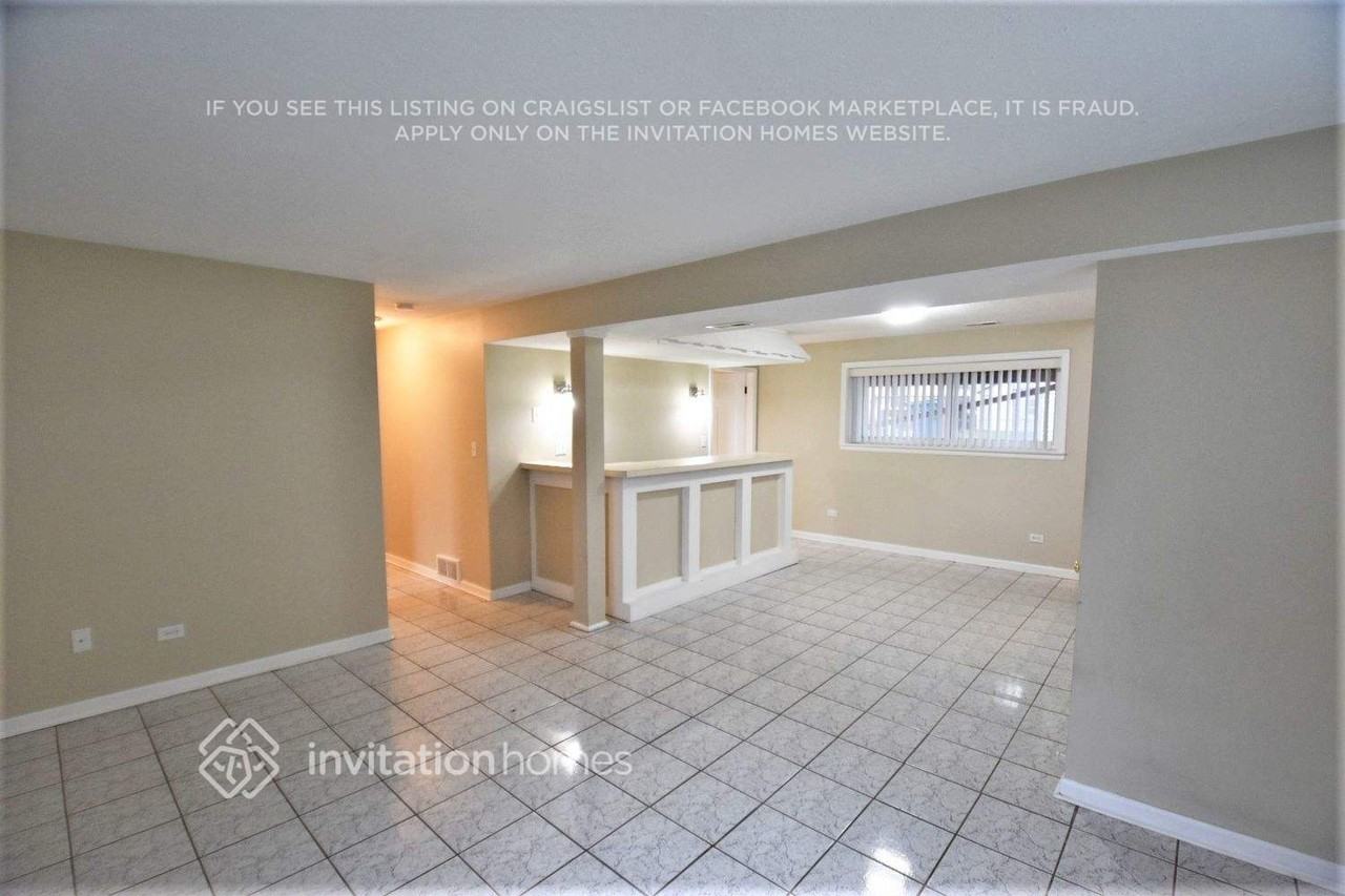 337 E Fullerton Ave - Photo 2 of 16