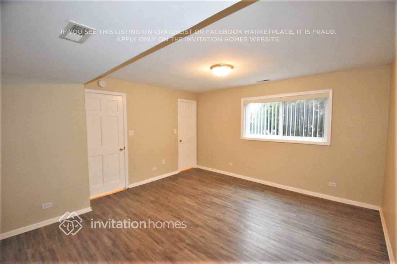 337 E Fullerton Ave - Photo 5 of 16