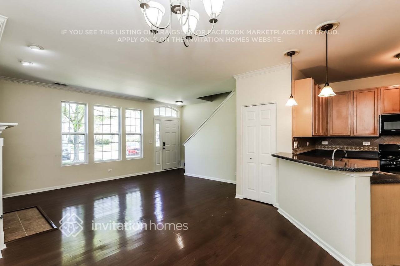 271 Springbrook Trl S - Photo 5 of 18