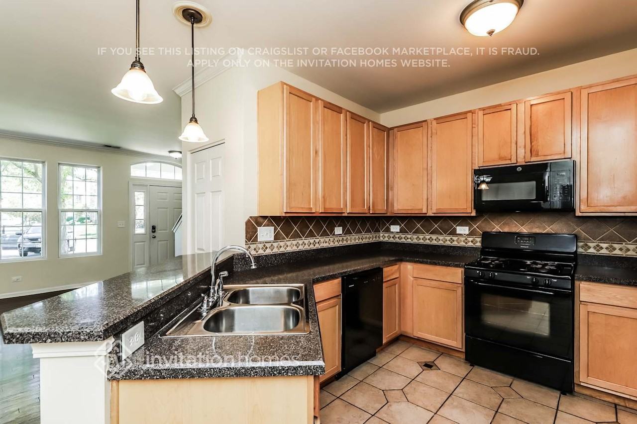 271 Springbrook Trl S - Photo 7 of 18