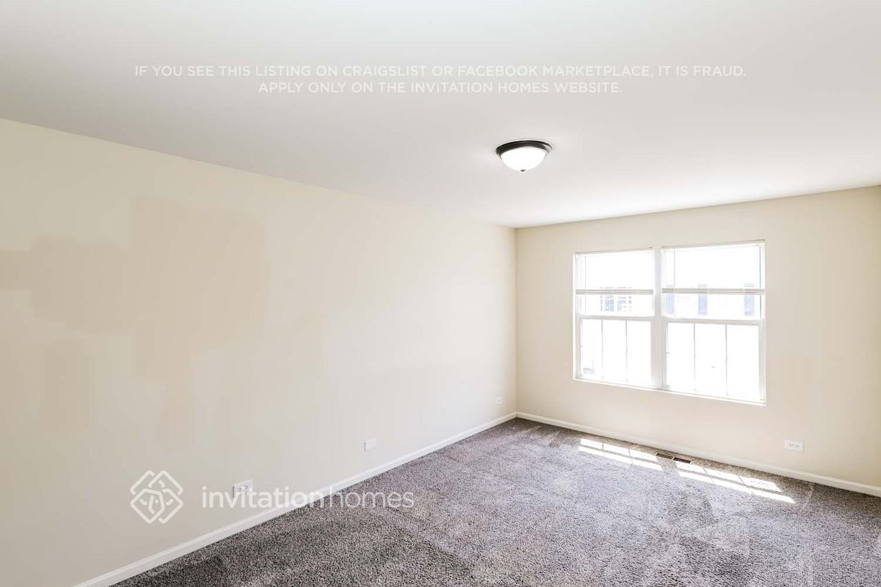 271 Springbrook Trl S - Photo 7 of 17