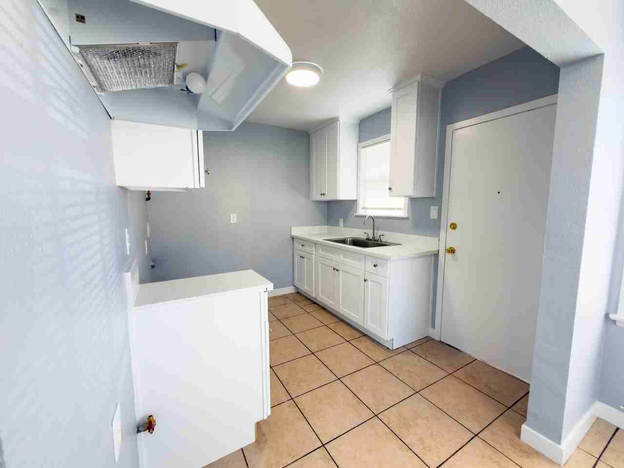 610 East 99th Street #11 - Photo 7 of 8
