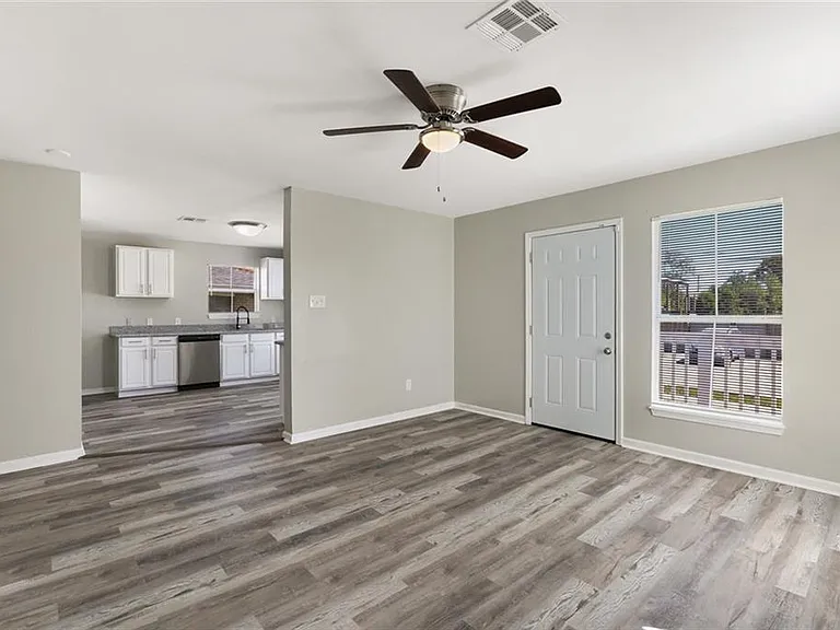 1422 Deslonde Street - Photo 2 of 8