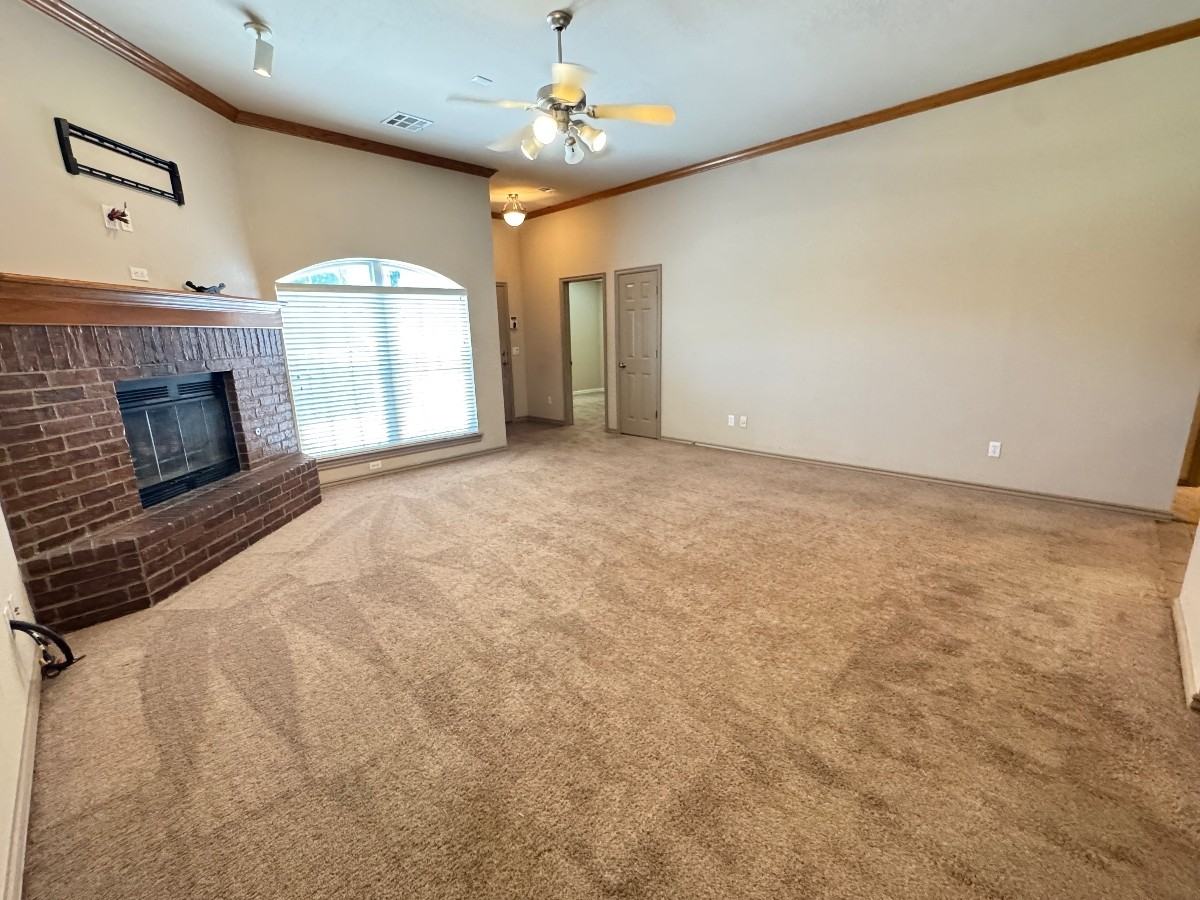 1424 Teakwood Dr #1 - Photo 6 of 20