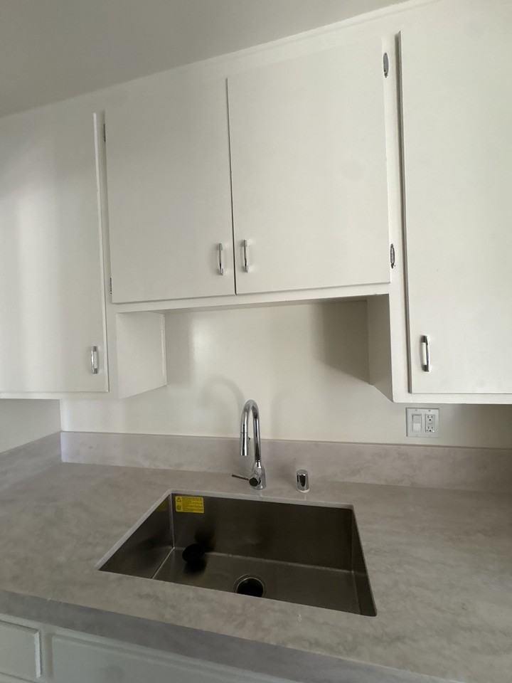 514 E Oak St #514A - Photo 6 of 10
