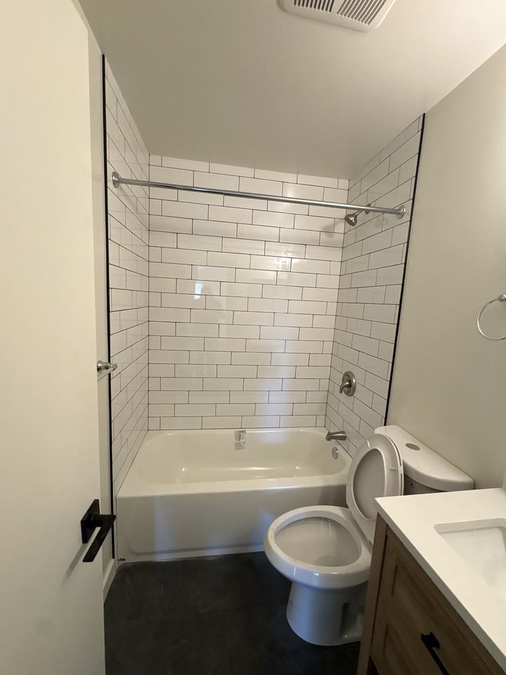 514 E Oak St #514A - Photo 7 of 10